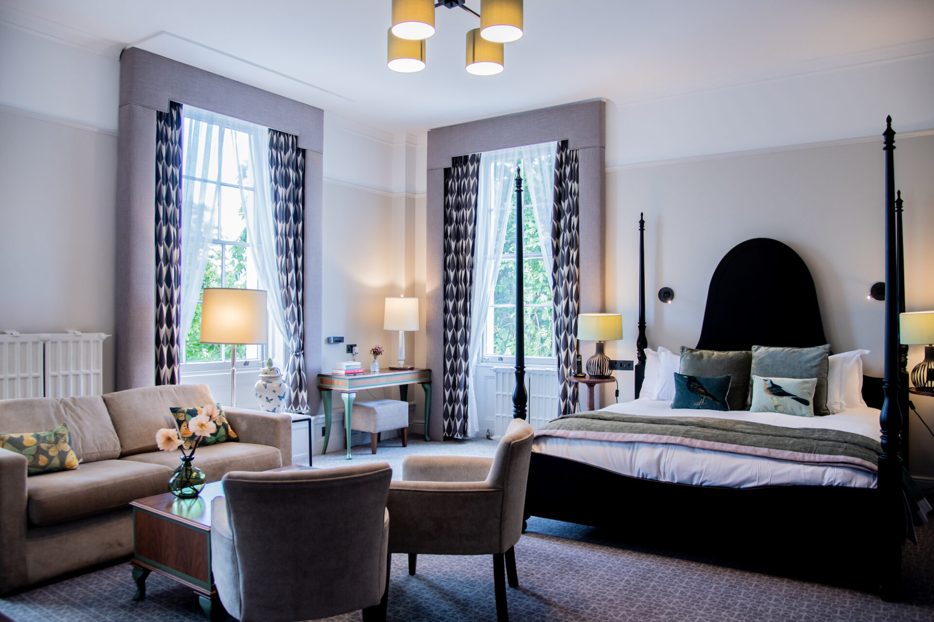 The Queens Hotel Junior suite bedroom