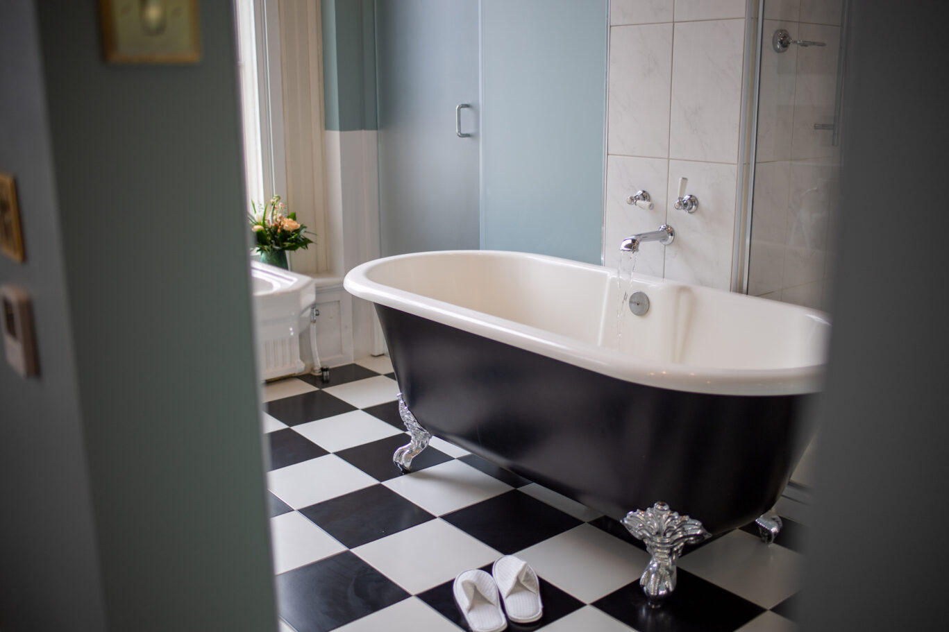 The Queens Hotel freestanding bath in room