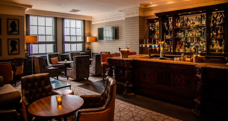 The Queens Hotel gold cup bar area