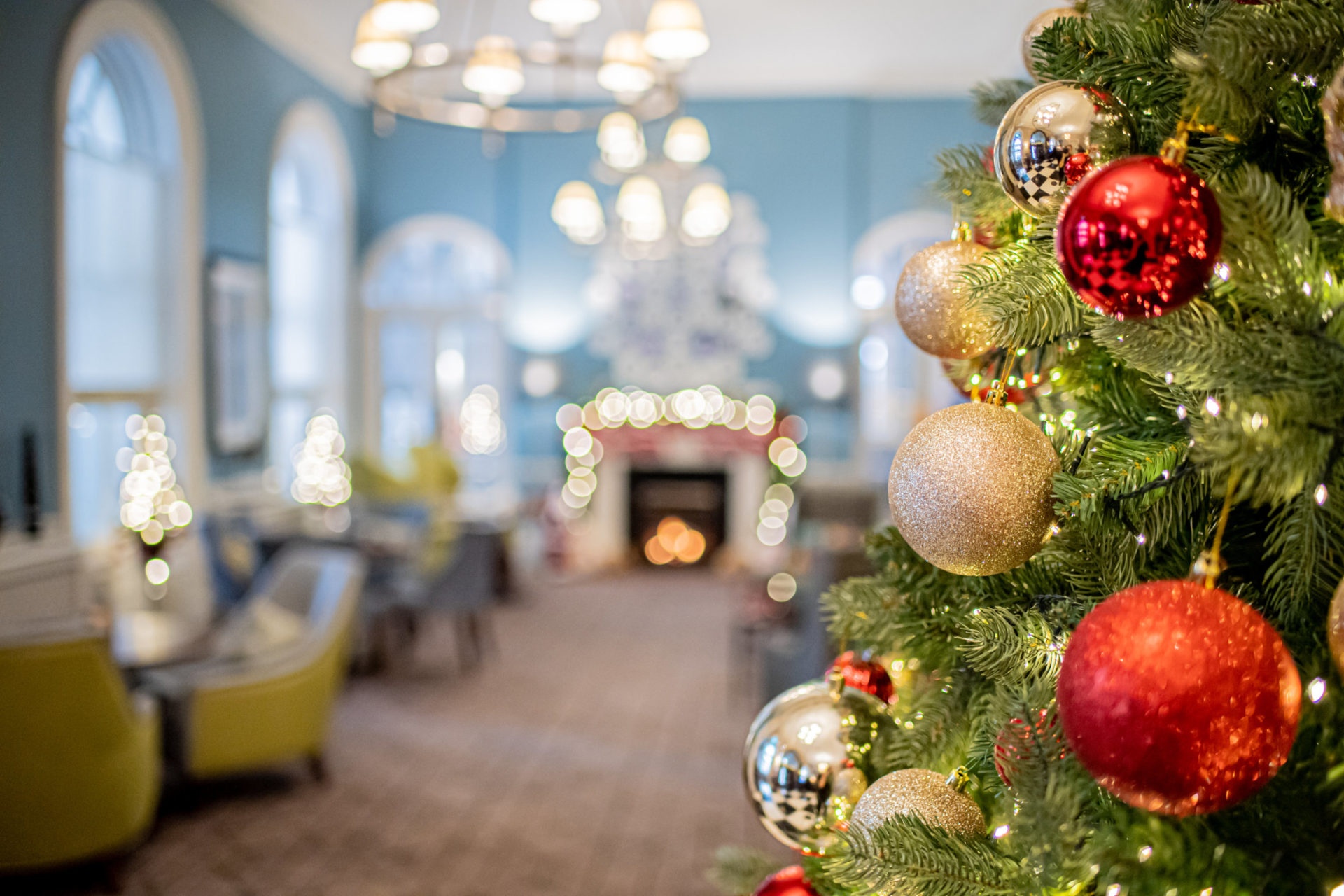 Christmas tree entrance area Queens Hotel