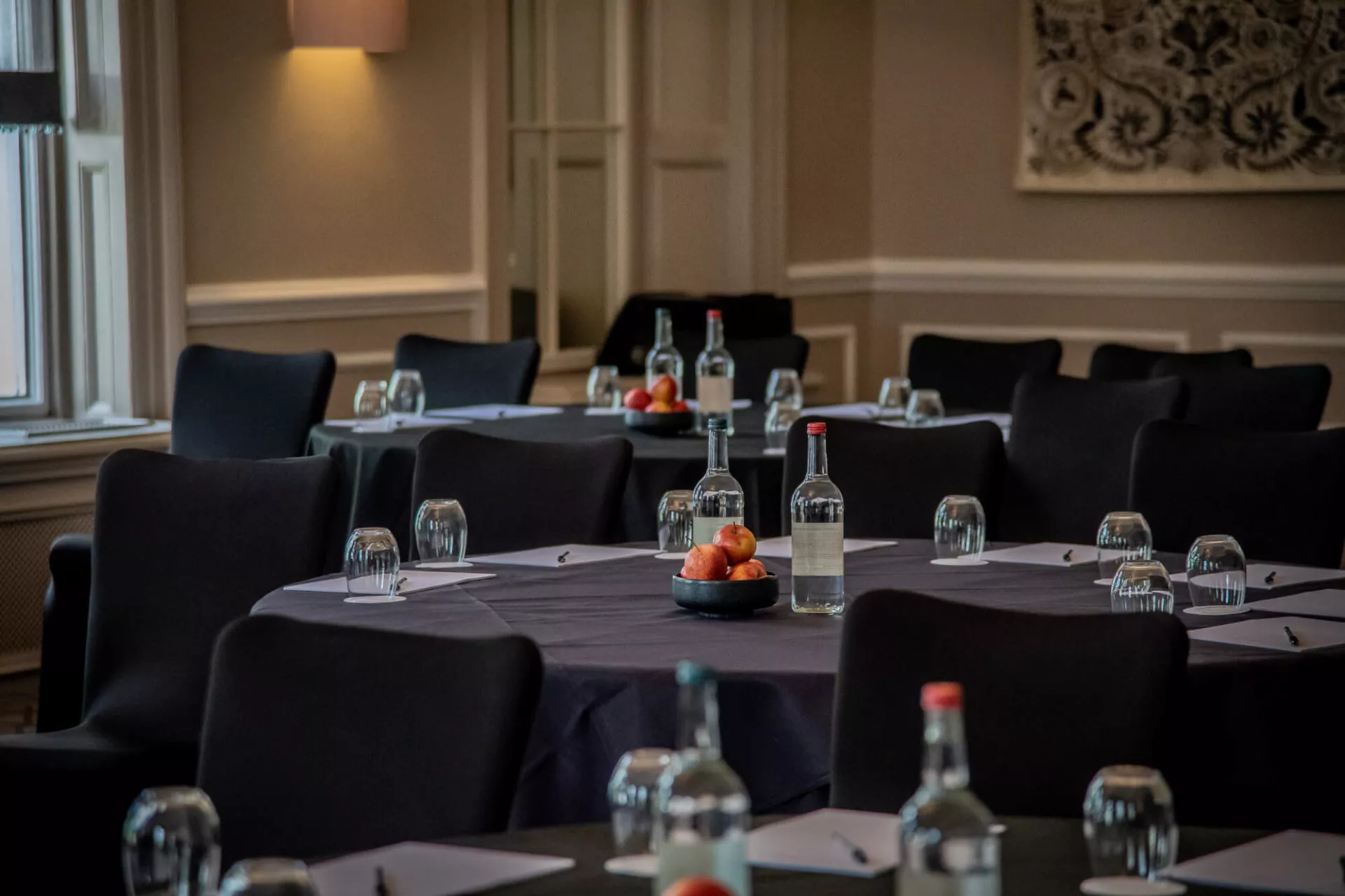 Queens Hotel Regency Suite Close Up