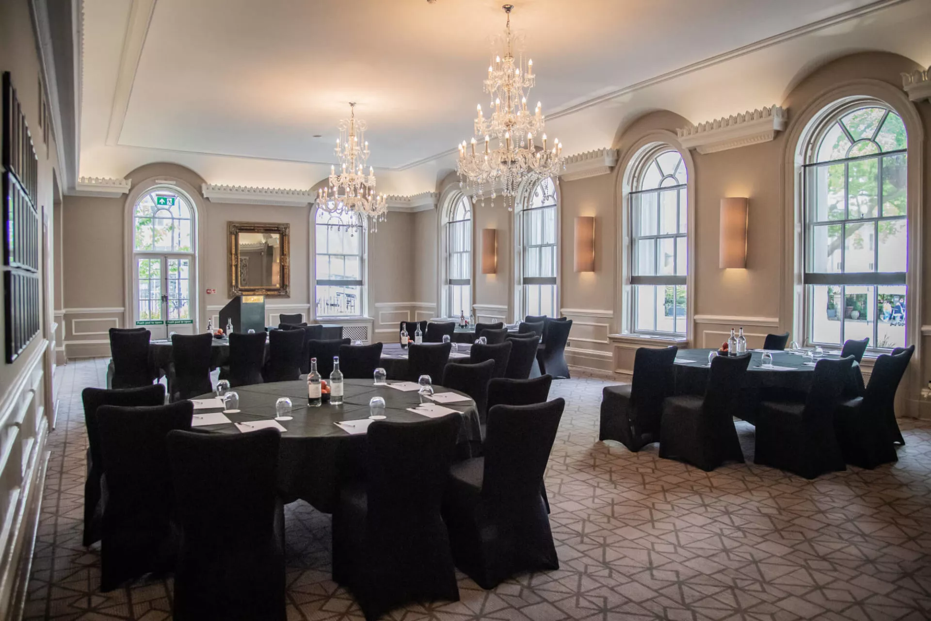 Queens Hotel Regency Suite Rounds