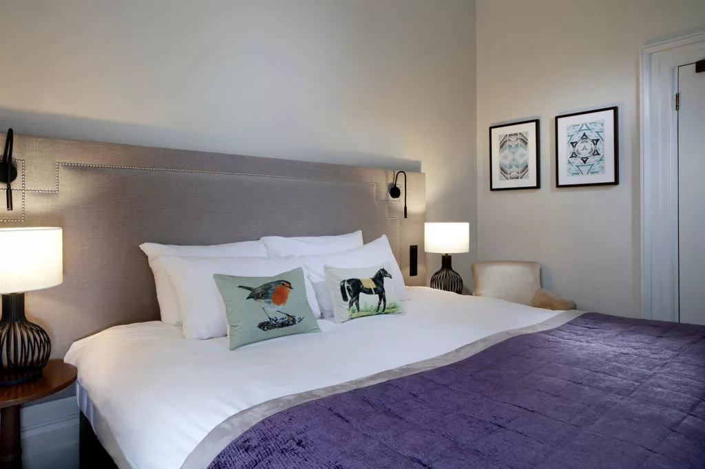 Queens Hotel Executive bedroom