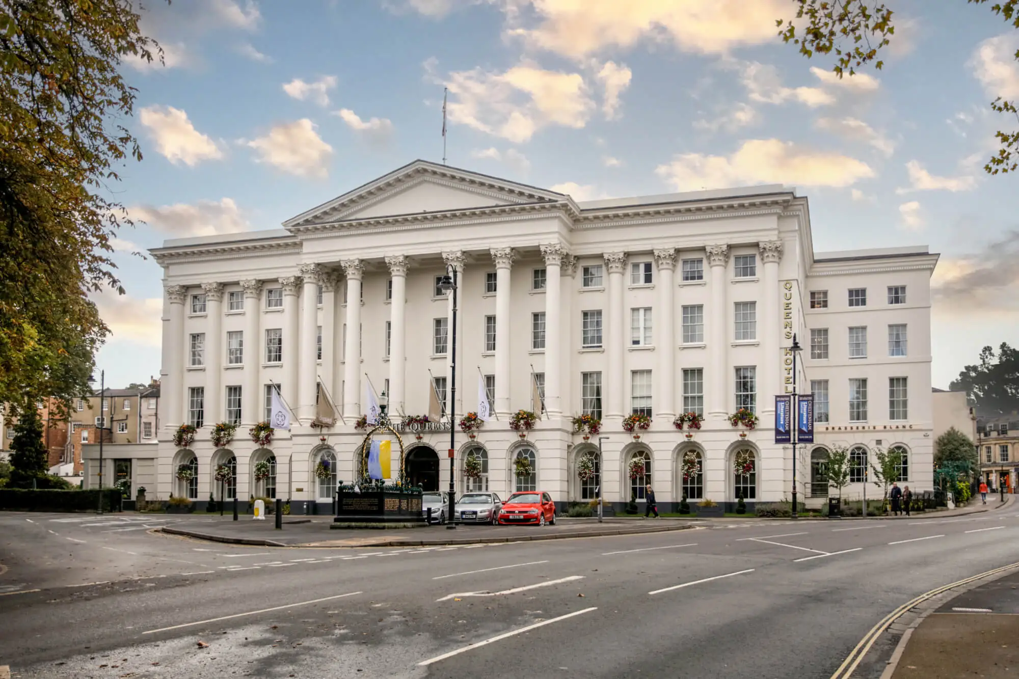 The Queens Hotel Cheltenham exterior