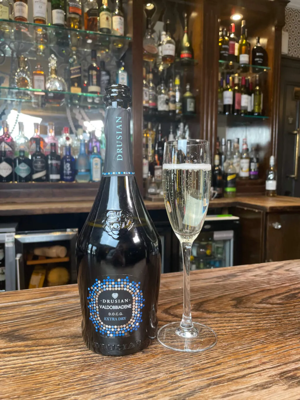 The Queens Hotel Prosecco in the bar