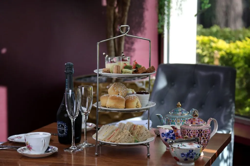 The Queens Hotel Prosecco afternoon tea